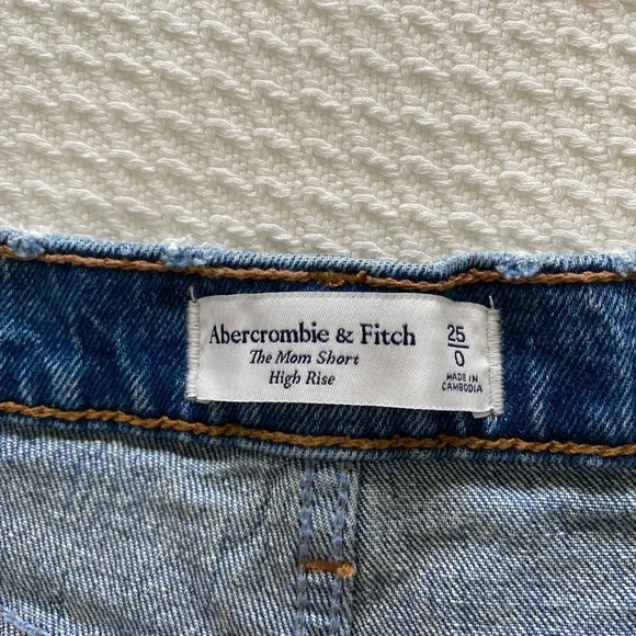 Abercrombie High Rise Mom Shorts - Picture 2 of 8
